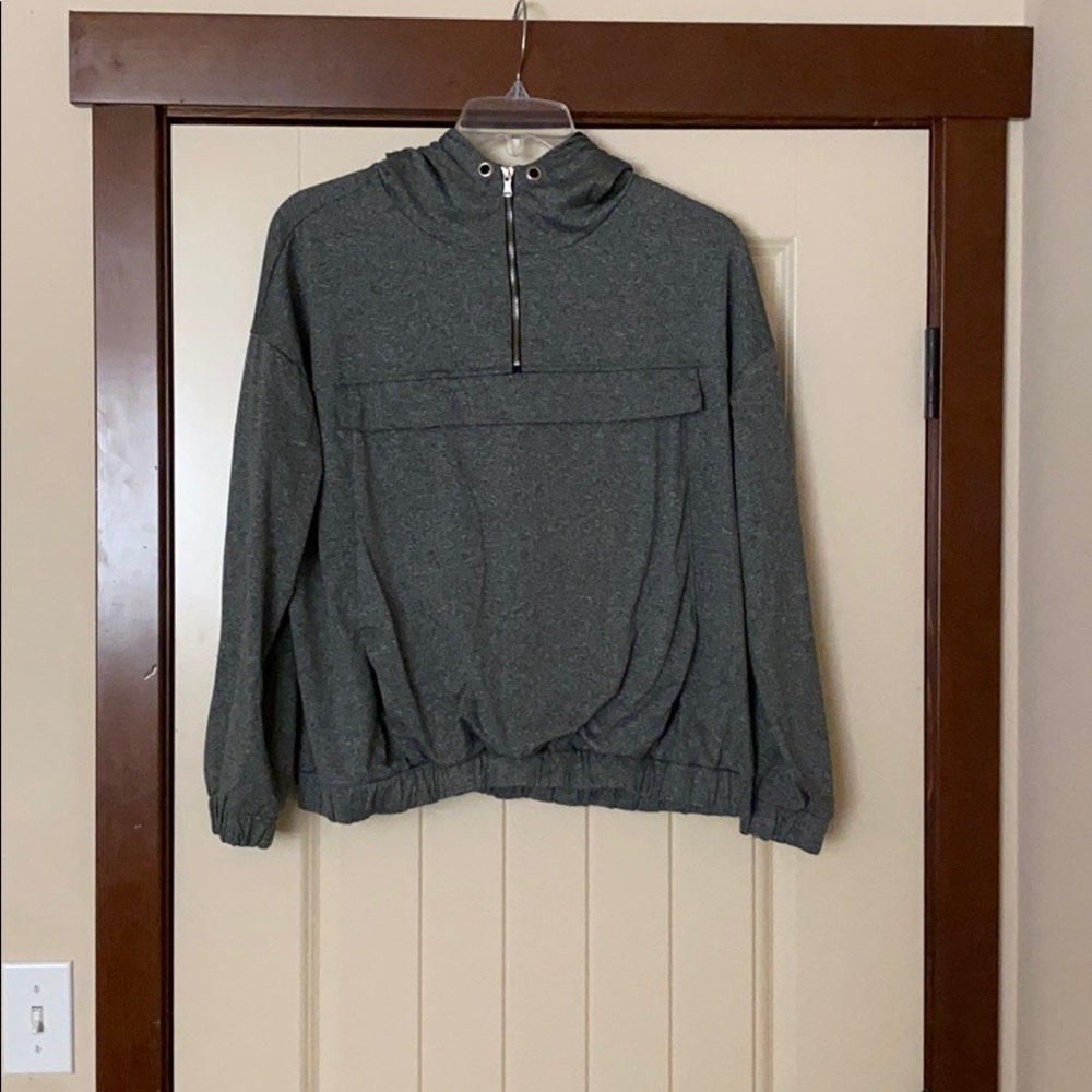 Quarter zipped jacket